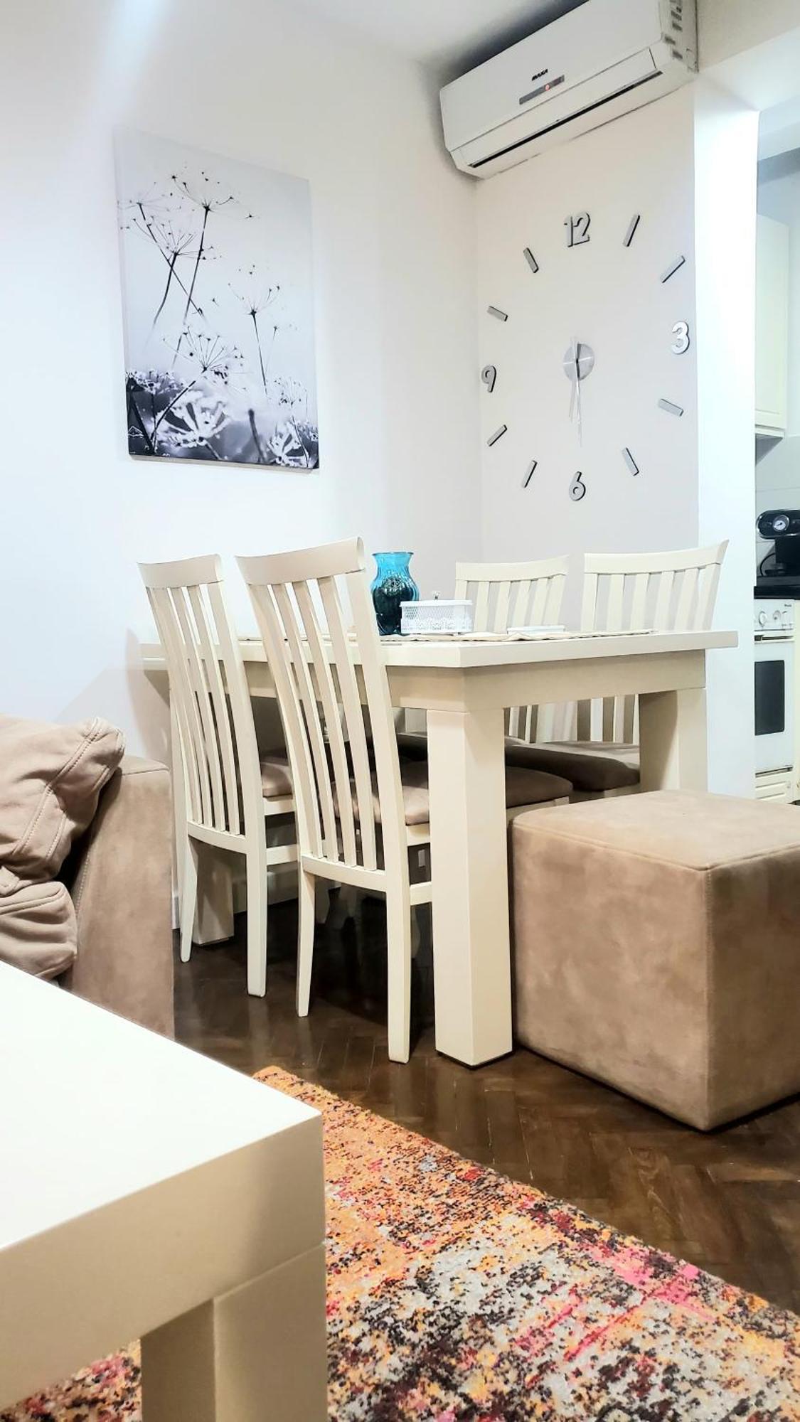 Tulips Central - Entire Apartment ティラナ エクステリア 写真