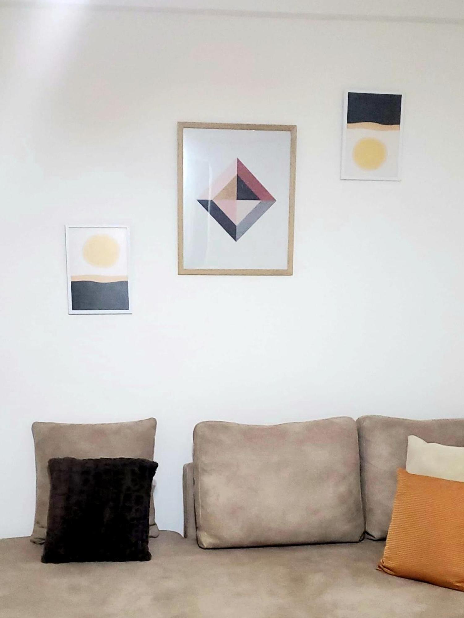 Tulips Central - Entire Apartment ティラナ エクステリア 写真