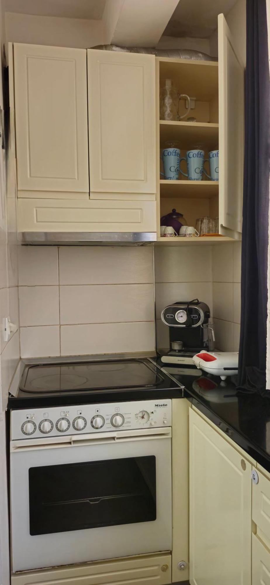Tulips Central - Entire Apartment ティラナ エクステリア 写真